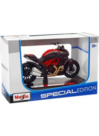Ducati Diavel Carbon 1:18 Ölçek Model Motosiklet Ducati Diavel Carbon 1:18 Ölçek Model Motosiklet